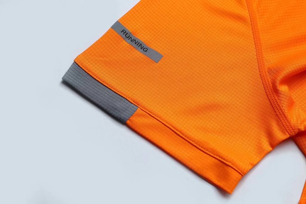 春夏新品 圓領(lǐng)短袖T恤 時尚運動文化衫 細(xì)節(jié)展示與尺碼表