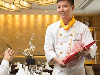 定制餐飲店工作服價格是多少？會受到哪方面的影響？